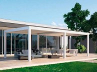 PERGOLA  A  LAMELLE ORIENTABILI